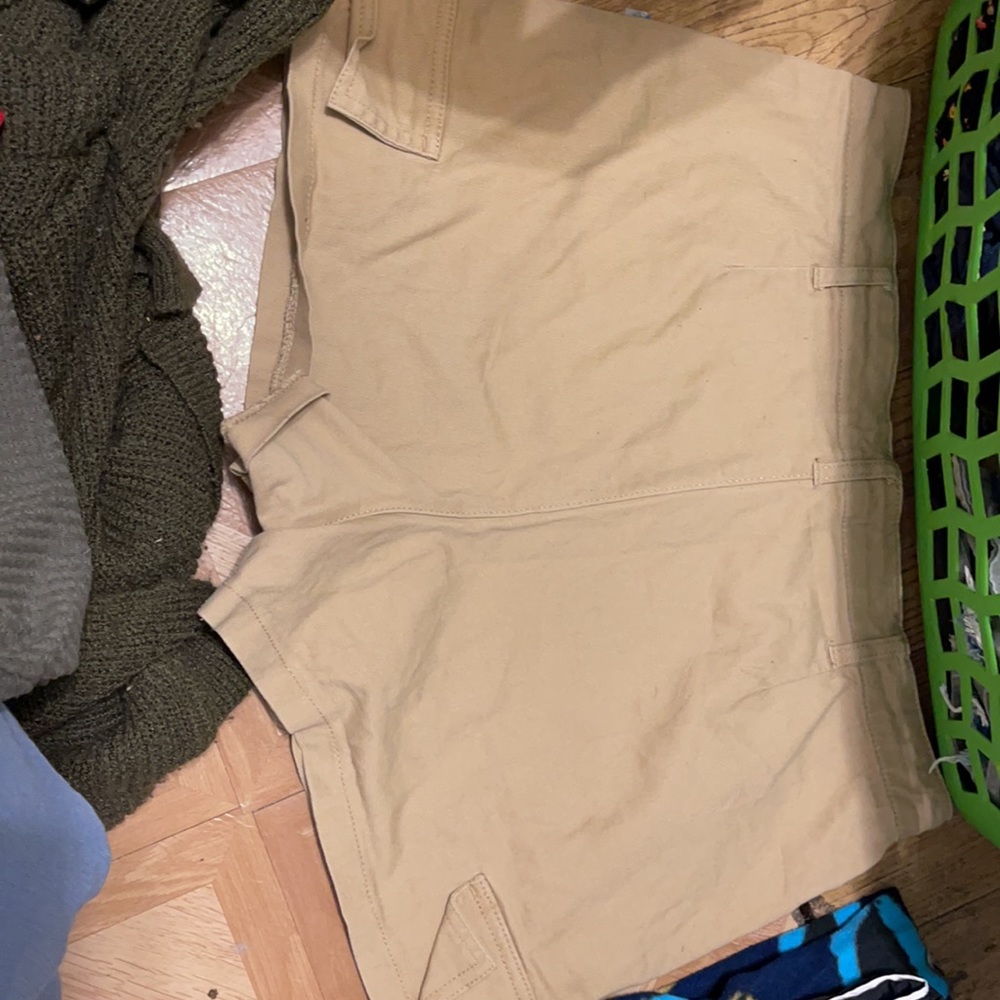 Khaki shorts - Picture 2 of 2